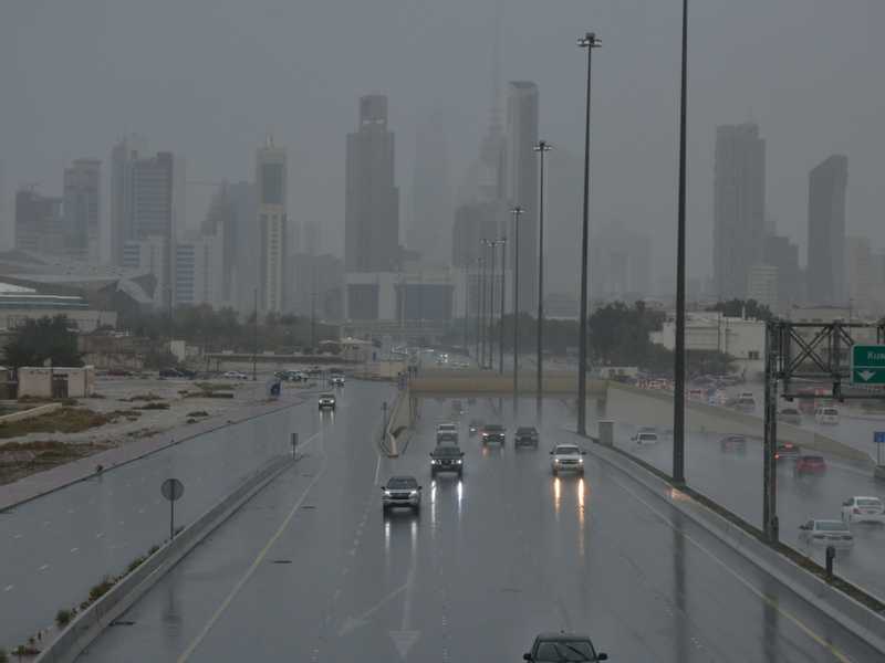 «الأرصاد»: طقس مائل للبرودة.. وفرصة لأمطار رعدية أحياناً