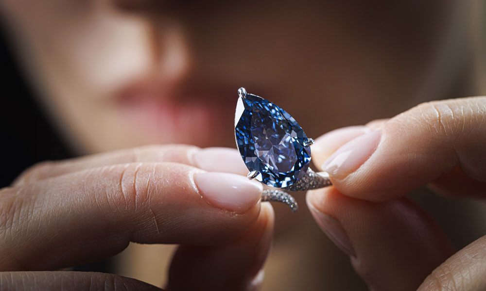 بيع ماسة “ميلون بلو” الزرقاء الزاهية لقاء 25 مليون دولار في جنيف
